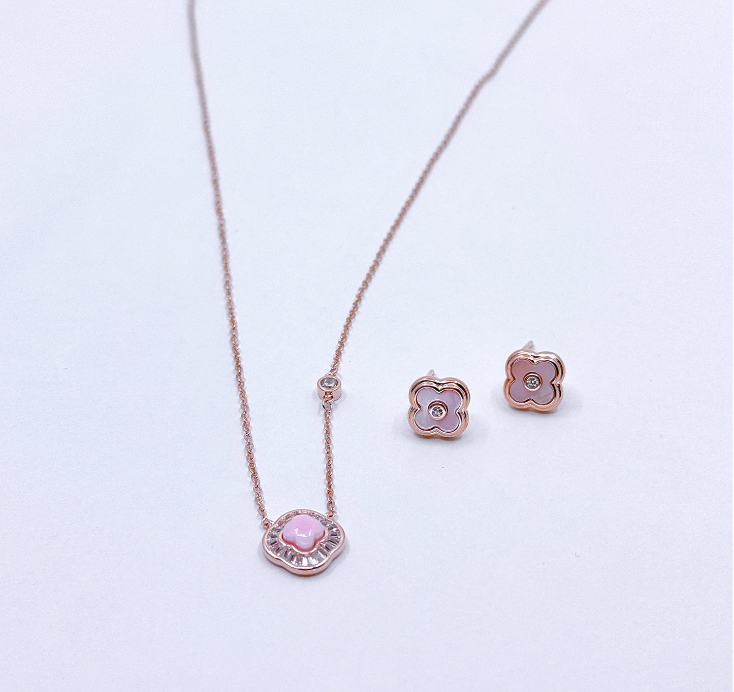 ROSE GOLD  NECKLACE AND EARRINGS FLOWER